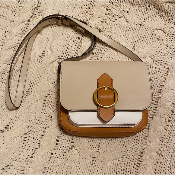 Banana Republic Handbags - Banana Republic Leather Saddle Bag